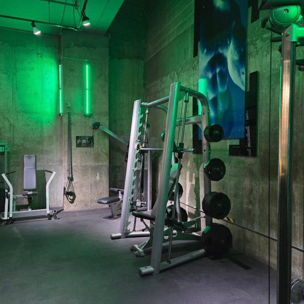 Unbelievable crazy offer at this awesome gym for new members only till February 28th!
- 1 Year Membership for only $299!
- 13th Month FREE!
- 1 Month Semi-private Personal Training FREE!
- 1 Month Unlimited Tanning FREE!
Link in bio. Don't miss out! Best deal ever!
#nycgym ##summerbody #nycindoortanning #nycpersonaltraining #midcitygym