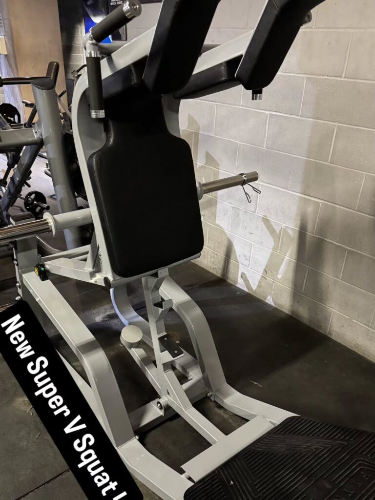 Just In!
.
.
#Vsquat #frontsquat #calfraise #stifflegdeadlift ##midcitygym
