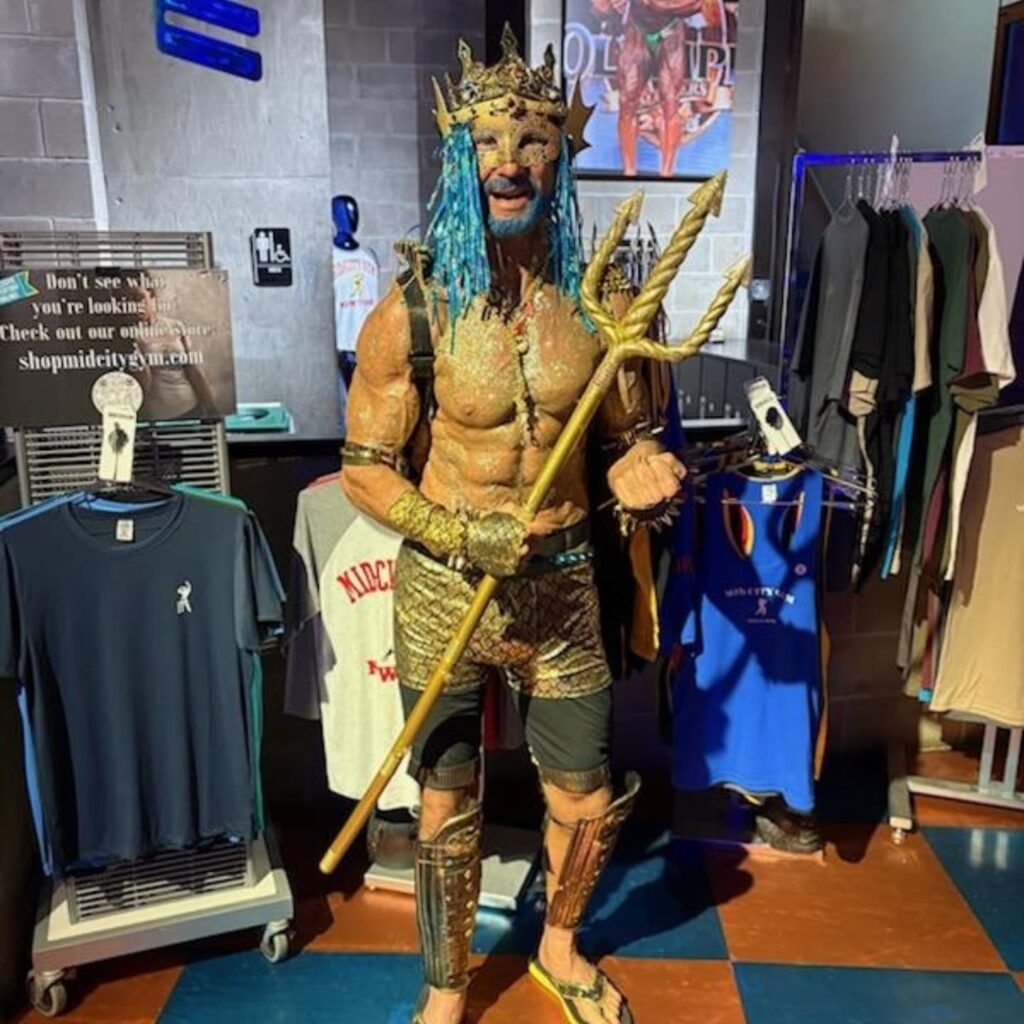 Here's Mike at the Mermaid Parade last month in Coney Island. Great get up - and looking super jacked!
.
.
#mermaidparade #coneyisland #Midcitygym