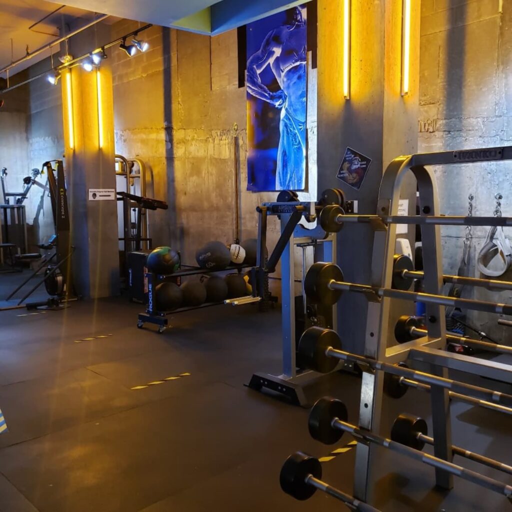 Join now for only a Dollar A Day! Link in bio.
Independent trainers and clients welcome!
.
.
#independenttrainingspot #independenttraininggym #independenttrainer #nycpersonaltrainer #nycfitnesscoach #nycfitness #nycfitnesstrainer #midcitygym